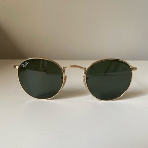 Raybans, great condition. Almost brand new, only worn a few times.
